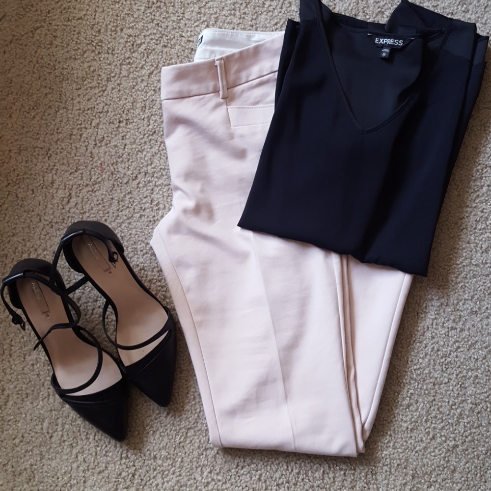 💟EXPRESS💟 Dusty pink dress pants